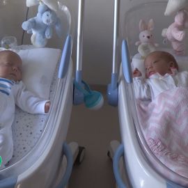 კასრა და ჯორჯია ინგლისიდან კასრა და ჯორჯია ინგლისიდან